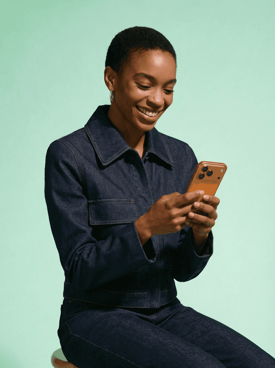 Pessoa descrevendo pelo celular o serviço de que precisa na byko